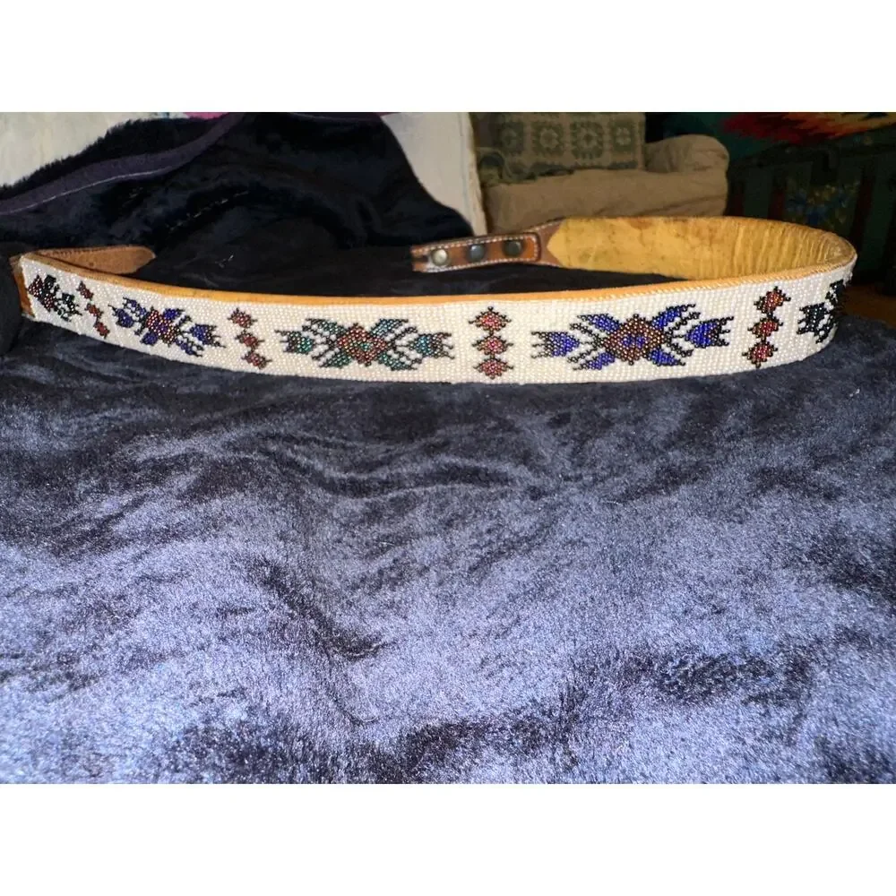 VINTAGE NATIVE GLASS INTRICATELY BEADED BELT ON TOOLED LEATHER